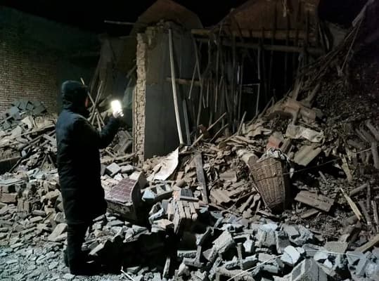 Tragedia en China: Terremoto deja más de 120 muertos en el noroeste