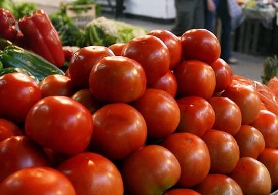 Tomate a G. 10.000 en mercados tras restricción a la importación
