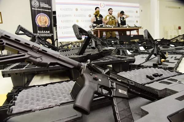 Operativo Dakovo: Cercana a ministro movió 11.210 armas