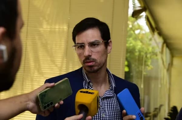 Grau denuncia malversación de fondos por pagos con bonos en Municipalidad