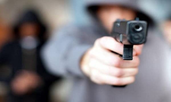 Delincuentes se alzan con G. 200 millones en asalto a cambista