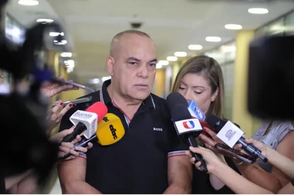 “Bachi” plantea modificar ley antinepotismo y aprobar servicio civil