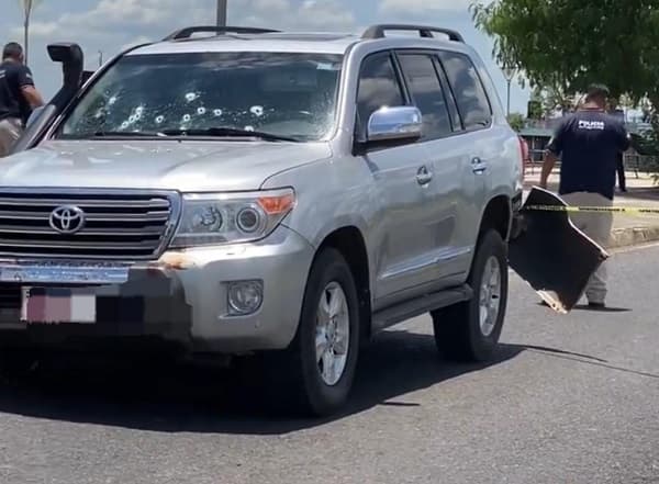 ¡Balacera en la Costanera! Camioneta recibe disparos tras persecución
