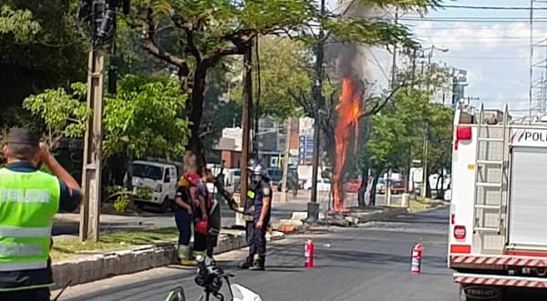 Incendio en avenida Artigas causa alarma y cierre vial