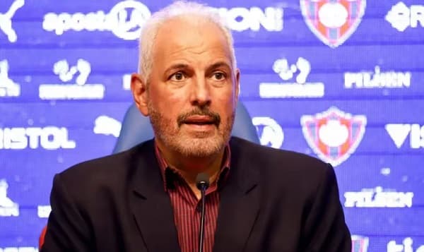 Cerro Porteño expulsa a barras y prohíbe su ingreso