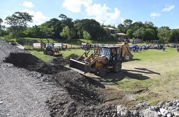 Amparo legal para detener construcción de muro en Playa de Remansito, Villa Hayes