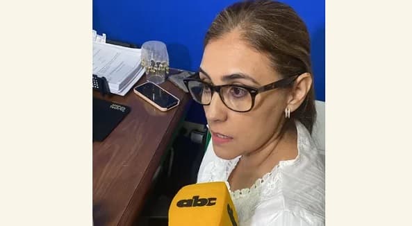 Hermana de senador Amarilla defiende su posición en el Senado