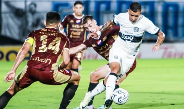 Empate intenso entre Olimpia y Nacional