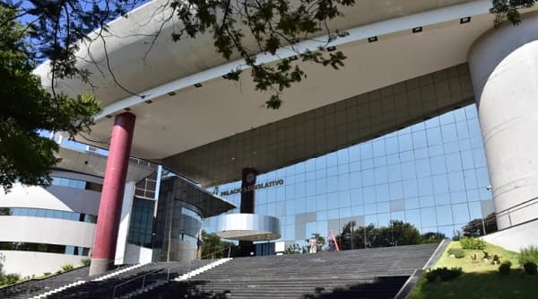 Congreso recibe pedido de desafuero de Abdo y Espínola