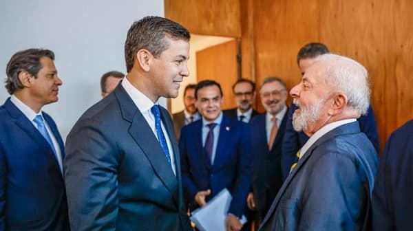 Exasesor acusa a Peña de buscar tarifa alta para favorecer a corruptos