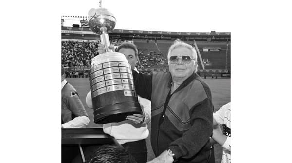 Despedida a Osvaldo Domínguez Dibb en el Club Olimpia