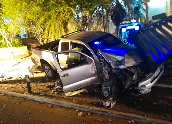 Accidente en Lambaré: conductor embiste a pareja en moto y se niega a alcotest