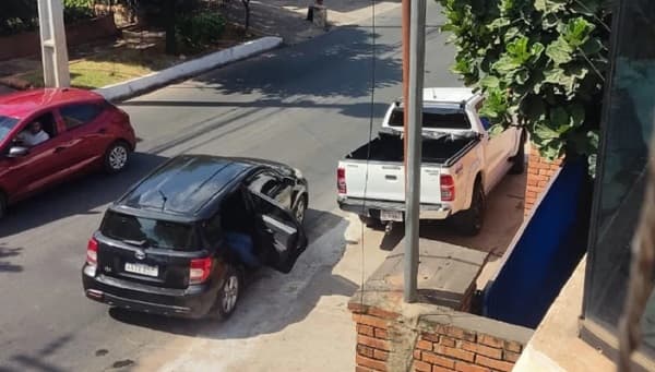 Asaltantes abandonan a cómplice herido tras robo fallido