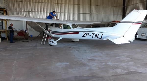 Roban avioneta en estancia de San Alberto: piloto fue reducido por delincuentes armados