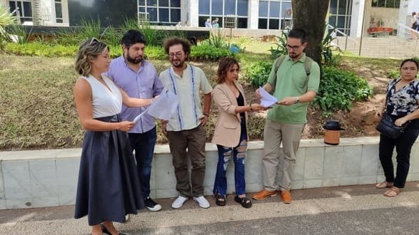 Gremios periodísticos denuncian distorsión de ley de protección a la mujer para censurar y hostigar