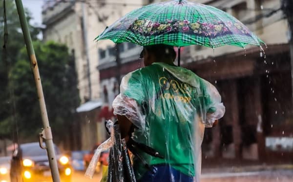 Clima fresco con lluvias dispersas en gran parte del país