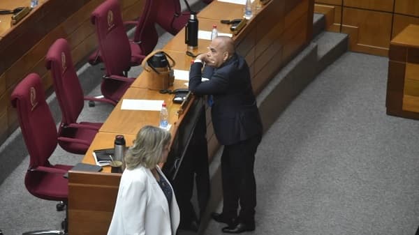 Congreso: tensa jornada por intento de expulsión de Kattya González