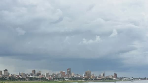 Pronóstico de calor, humedad y chaparrones para este lunes