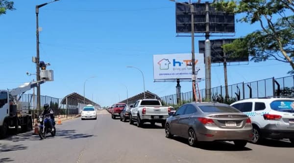 Concejales de Alto Paraná declaran persona no grata a funcionario de Aduanas