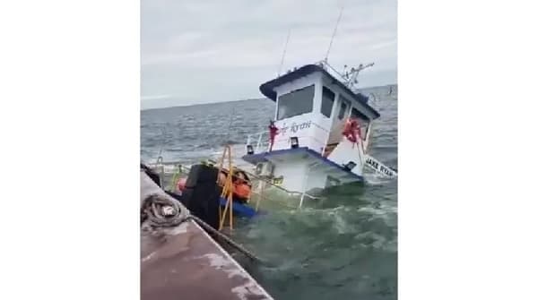 Remolcador se hunde en el río Paraná: rescatan a nueve tripulantes