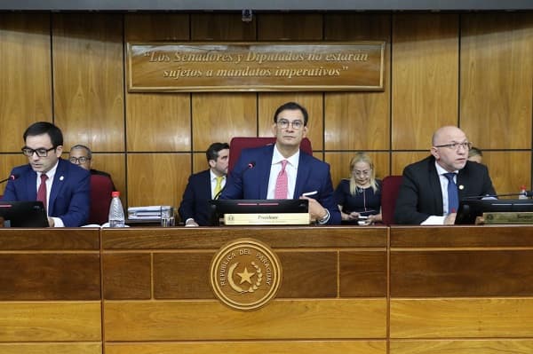 Segunda sesión extra para expulsar a Kattya González desde las 11:30