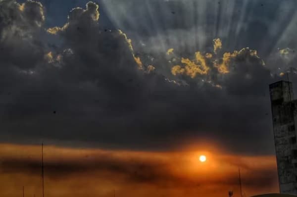 Clima: calor y chaparrones hasta el jueves, luego llega un frente frío