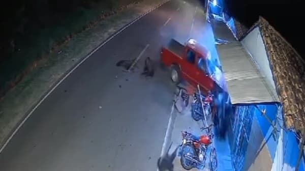 Buscan a conductor tras atropello múltiple en Nueva Colombia