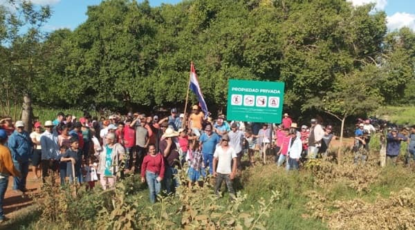 Campesinos ocupan terreno en Estancia Hermosa, Concepción