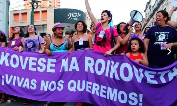 Expertas analizan avances y desafíos en derechos de la mujer