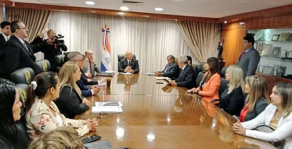 Funcionarios del Poder Judicial exigen aumento salarial de hasta 31%