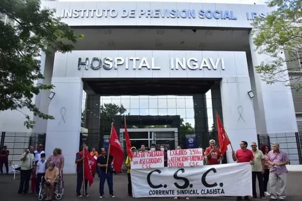 Sindicalistas protestan por corte de farmacia 24 horas en Hospital Ingavi-IPS