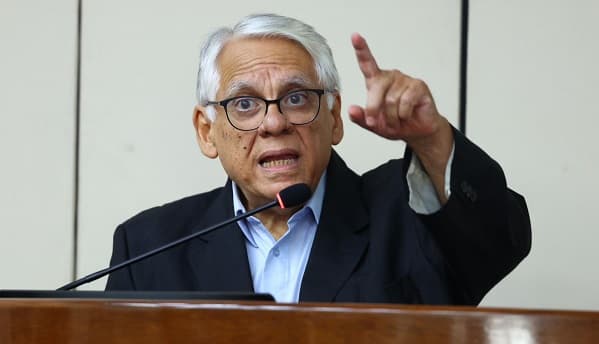 Iramain critica modelo económico y privilegios jubilatorios