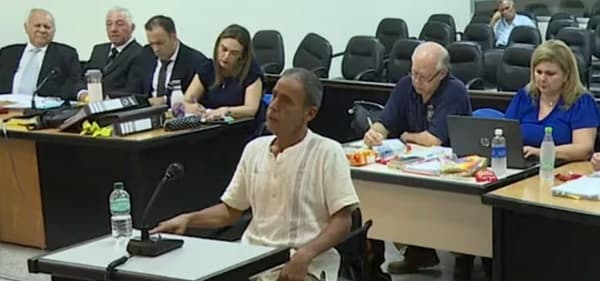 Exministro Bower habría instruido a víctimas a ocultar signos de tortura