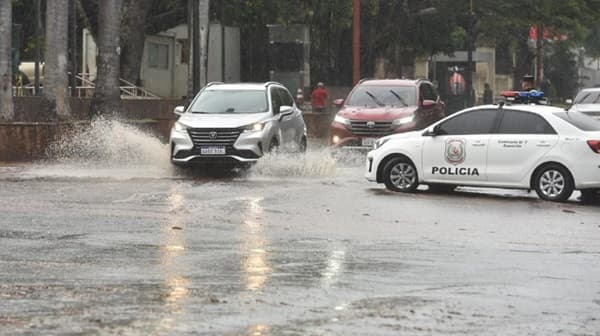 Martes cálido y nublado con lluvias dispersas