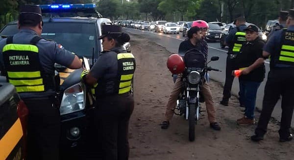 Conductores sancionados por adelantamiento indebido en Ñu Guasu