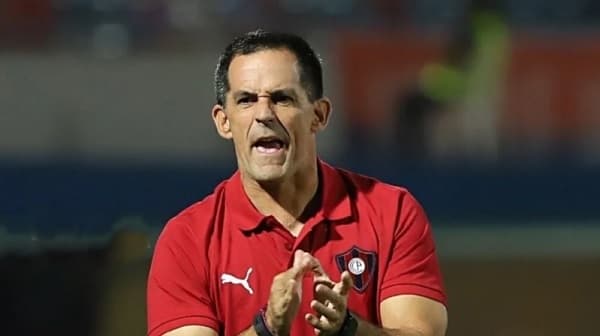 Víctor Bernay asume como nuevo entrenador de Nacional