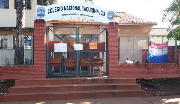 Tres alumnos graves tras intoxicación por gas pimienta