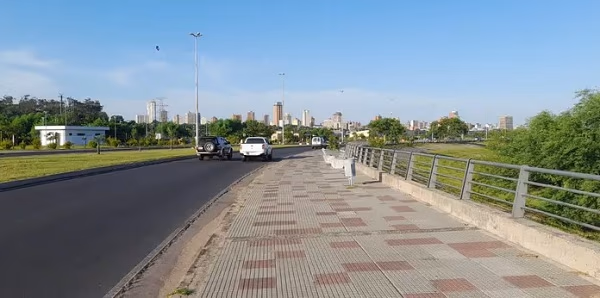 Policía busca conductor que atropelló a ciclista en Costanera