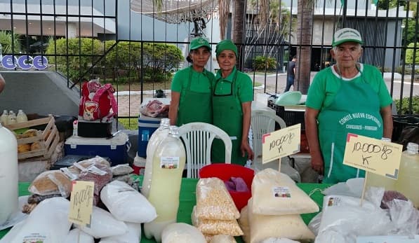 Ferias simultáneas ofrecen productos frescos del campo