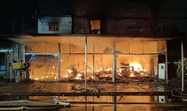 Voraz incendio arrasa con zapatería familiar en Itauguá