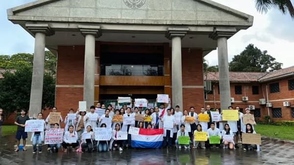 Más facultades de la UNA se suman a protesta contra ley