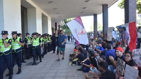 Negociaciones entre Gobierno y Universitarios por Ley Hambre Cero