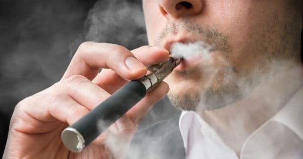Diputados aprueban ley que prohíbe venta de vapeadores a menores