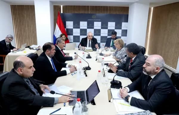 Posponen conformación de terna para Defensor General