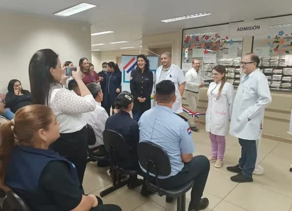 Consultorios nocturnos en hospitales públicos brindan atención especializada a más de 208.000 pacientes