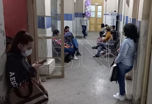 Indignación por trato inhumano a anciana con triple fractura en Hospital Barrio Obrero
