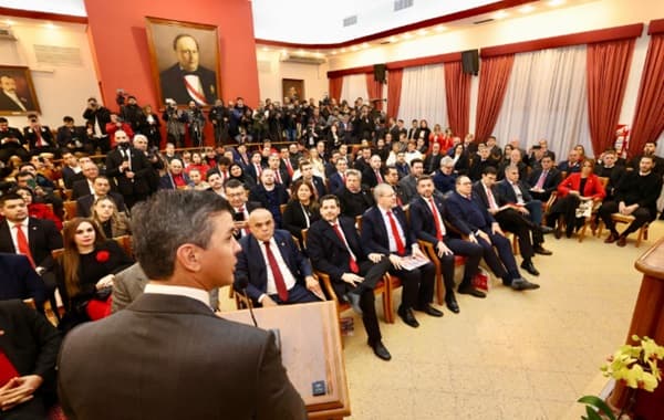 Polémica por informe de gestión de Peña ante la ANR