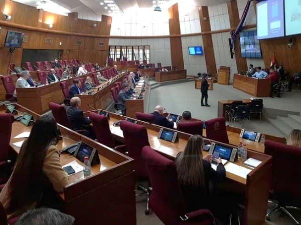 Dudas sobre acuerdo de Itaipú persisten tras reunión en Diputados