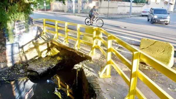Luque instala vallas ante críticas por tragedia pluvial