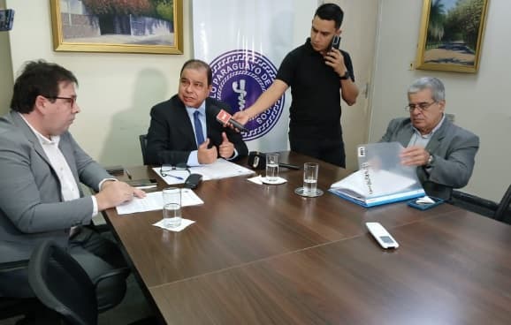 Médicos denuncian ilegalidad en designación de superintendente